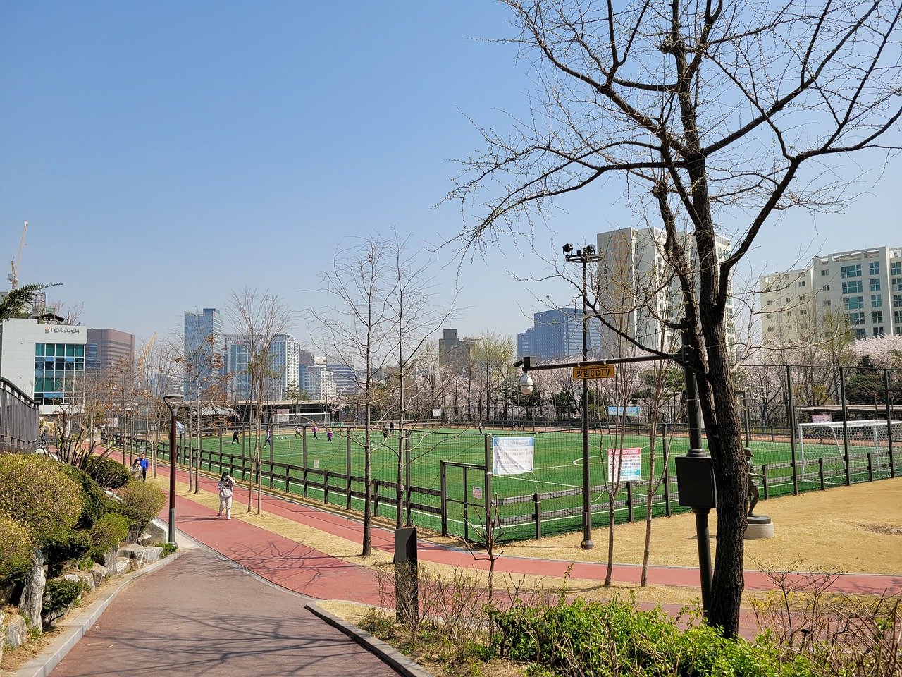 有媒體人直 有媒體人直